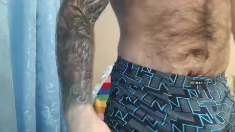 Snapshot of aaron_royal chatting on December 11, 2024, 7:03 pm Davin tayl online show from December 11, 2024, 7:03 pm