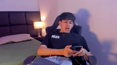 Aron online show from September 17, 2025, 6:31 pm