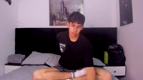 Aron online show from October 30, 2025, 6:41 pm