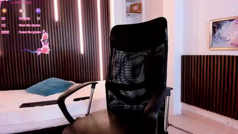 Snapshot of aaron_whitee chatting on January 10, 2026, 7:48 pm Aaron online show from January 10, 2026, 7:48 pm