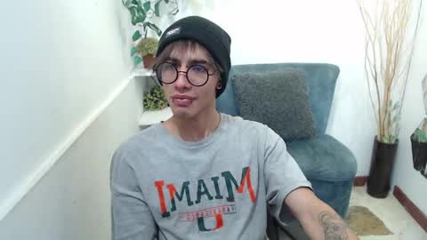 Snapshot of aaronbeer_ chatting on February 23, 2026, 11:29 am Aaron online show from February 23, 2026, 11:29 am