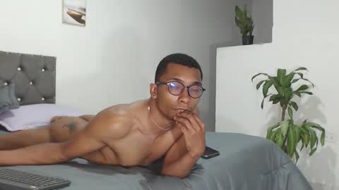 Snapshot of aaronblack1_ chatting on March 6, 2026, 12:07 am Heyy my name is Aaron online show from March 6, 2026, 12:07 am