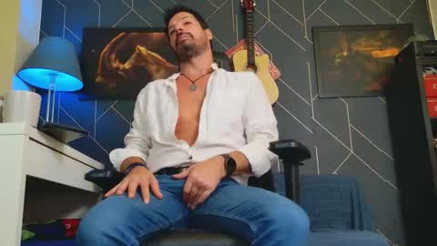 Aaron online show from October 9, 2025, 5:22 pm