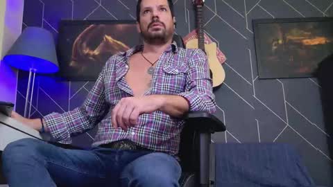 Aaron online show from November 24, 2025, 5:01 pm