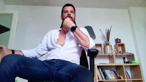 Aaron online show from June 1, 2026, 7:43 am
