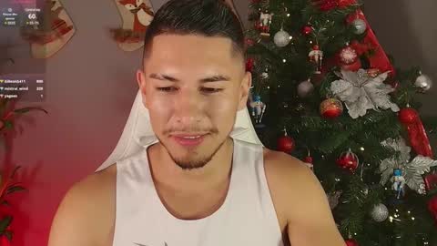 Snapshot of aaronfox_ chatting on December 3, 2024, 5:42 am AARON online show from December 3, 2024, 5:42 am