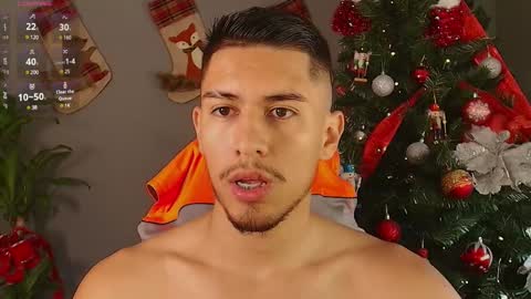 Snapshot of aaronfox_ chatting on December 10, 2024, 8:38 pm AARON online show from December 10, 2024, 8:38 pm
