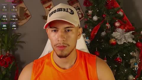 Snapshot of aaronfox_ chatting on December 10, 2024, 11:40 pm AARON online show from December 10, 2024, 11:40 pm