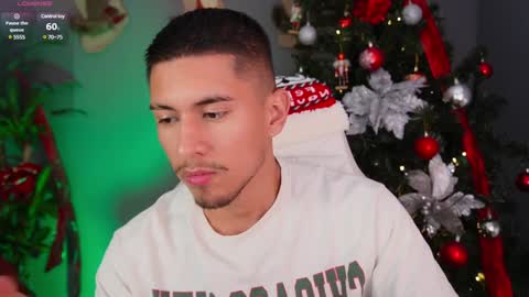 Snapshot of aaronfox_ chatting on December 26, 2024, 2:12 am AARON online show from December 26, 2024, 2:12 am