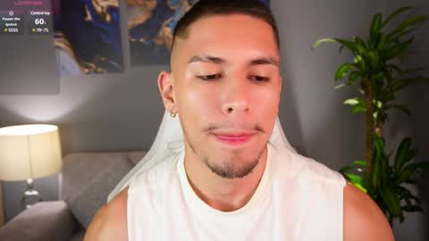 Snapshot of aaronfox_ chatting on January 7, 2025, 12:24 am AARON online show from January 7, 2025, 12:24 am