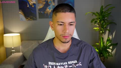 Snapshot of aaronfox_ chatting on January 8, 2025, 10:15 am AARON online show from January 8, 2025, 10:15 am