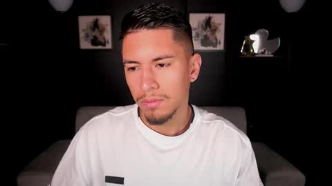 Snapshot of aaronfox_ chatting on September 9, 2025, 10:59 am AARON online show from September 9, 2025, 10:59 am