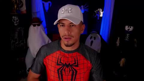 AARON  online show from October 14, 2025, 1:17 am