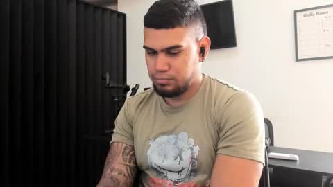 ig aaron hunter123 online show from February 14, 2026, 2:14 pm