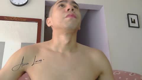 Snapshot of aaronlucasx_ chatting on January 21, 2025, 12:39 pm Aaron online show from January 21, 2025, 12:39 pm
