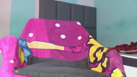 Aaron online show from November 15, 2025, 7:21 pm