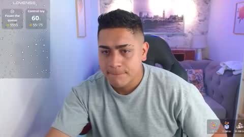 Snapshot of aaronn_12 chatting on September 19, 2025, 12:17 pm Aaron online show from September 19, 2025, 12:17 pm