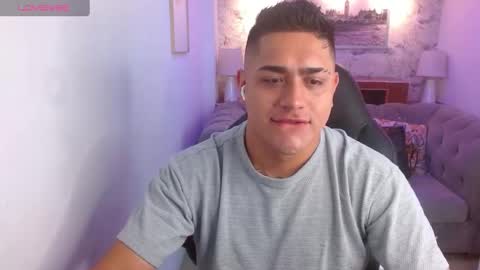 Snapshot of aaronn_12 chatting on September 23, 2025, 12:08 pm Aaron online show from September 23, 2025, 12:08 pm