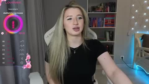 aasshley online show from April 18, 2026, 12:53 pm