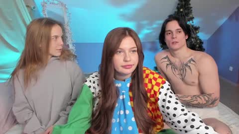 Fiona and Harry online show from December 15, 2024, 11:42 pm