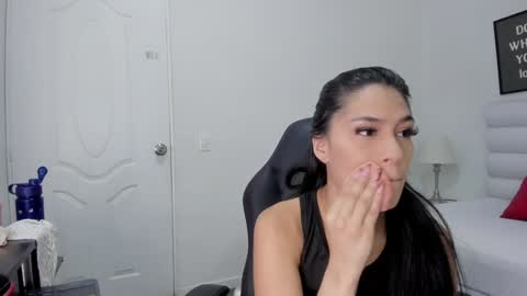 Snapshot of abbey_walker chatting on January 23, 2025, 2:33 am abbey_walker online show from January 23, 2025, 2:33 am