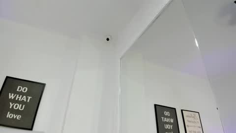 abbey_walker online show from December 16, 2025, 11:15 am