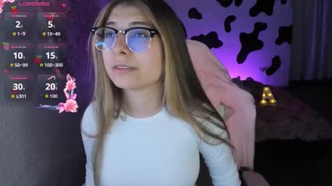 Snapshot of abbie_senjen chatting on January 19, 2026, 4:05 am April online show from January 19, 2026, 4:05 am