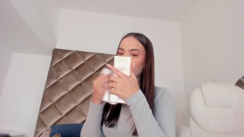 Snapshot of abby_me chatting on January 27, 2025, 1:19 pm A B B Y online show from January 27, 2025, 1:19 pm