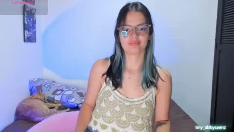 Abby Saenz online show from September 29, 2025, 6:46 pm