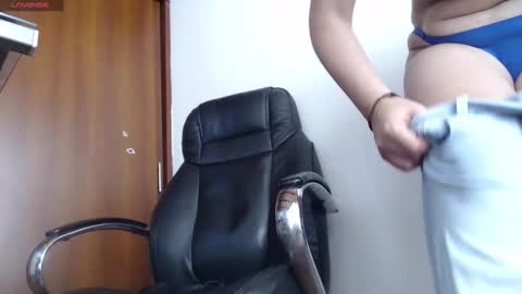 Vannesa online show from November 12, 2025, 12:16 pm