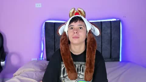 Snapshot of abbysmiitth_ chatting on December 23, 2024, 12:19 pm Abby Smith online show from December 23, 2024, 12:19 pm