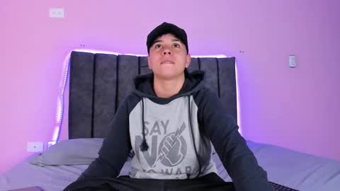 Snapshot of abbysmiitth_ chatting on December 31, 2024, 12:15 pm Abby Smith online show from December 31, 2024, 12:15 pm