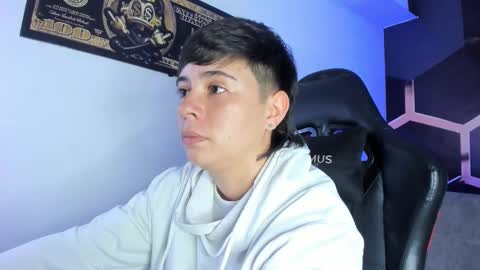 Snapshot of abbysmiitth_ chatting on September 16, 2025, 7:04 pm Abby Smith online show from September 16, 2025, 7:04 pm