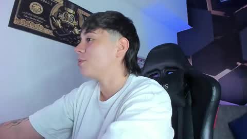 Snapshot of abbysmiitth_ chatting on October 8, 2025, 7:33 pm Abby Smith online show from October 8, 2025, 7:33 pm