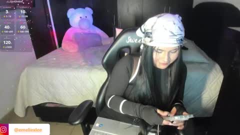 Snapshot of abbyxlee chatting on March 11, 2025, 2:10 am online show from March 11, 2025, 2:10 am