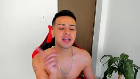 Independence model AbelAsburgo online show from April 10, 2026, 9:19 pm