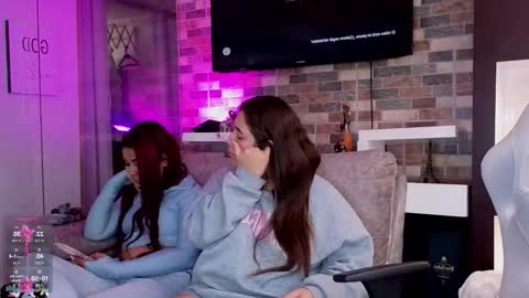 Abella online show from October 18, 2025, 6:19 pm