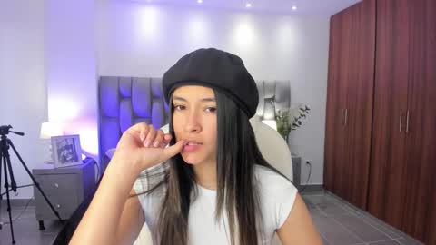 Snapshot of abella_ruiz chatting on February 26, 2025, 1:30 pm Abella Ruiz online show from February 26, 2025, 1:30 pm