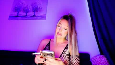 Snapshot of abella_soleill chatting on June 15, 2026, 4:58 am abella_soleill online show from June 15, 2026, 4:58 am