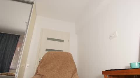 Mermaid online show from November 17, 2025, 5:57 am