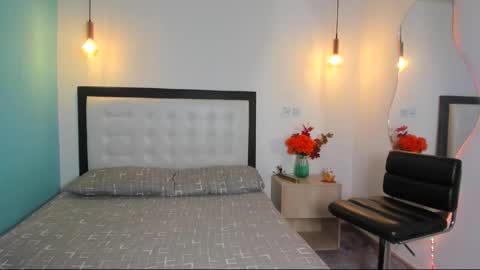  Abella and Kendra  online show from November 5, 2025, 10:21 pm