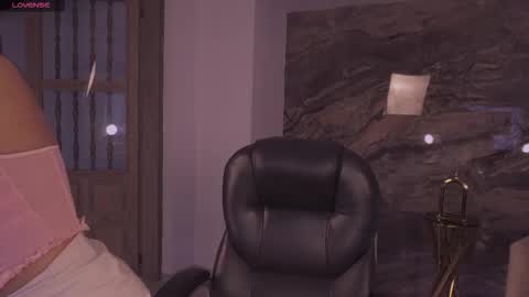 Snapshot of abellacroft chatting on October 28, 2025, 1:03 pm Abella online show from October 28, 2025, 1:03 pm