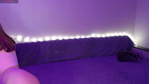 Snapshot of abigailwills chatting on December 4, 2025, 4:27 pm Abigail online show from December 4, 2025, 4:27 pm