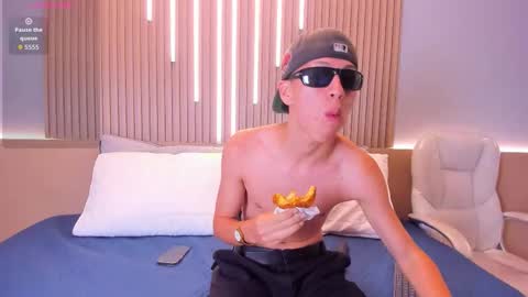 Snapshot of abraham_horny18 chatting on October 28, 2025, 10:30 am abraham_horny18 online show from October 28, 2025, 10:30 am