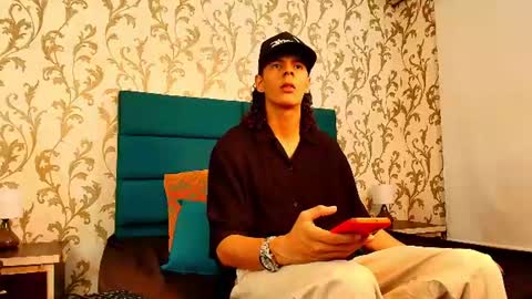 Snapshot of abravanel_sefardi chatting on June 16, 2026, 6:32 pm Abrovanel online show from June 16, 2026, 6:32 pm