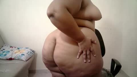 Snapshot of abril__ass chatting on October 3, 2025, 3:20 pm abril__ass online show from October 3, 2025, 3:20 pm