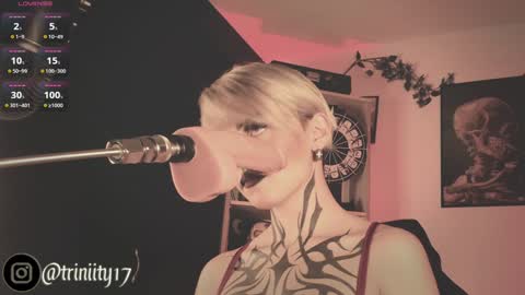 Snapshot of abril__colen chatting on December 5, 2024, 6:11 pm April online show from December 5, 2024, 6:11 pm