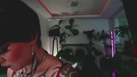 Snapshot of abril__colen chatting on June 9, 2026, 2:01 am April online show from June 9, 2026, 2:01 am