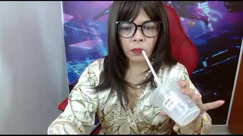 Abril Beltran online show from February 9, 2025, 3:12 pm
