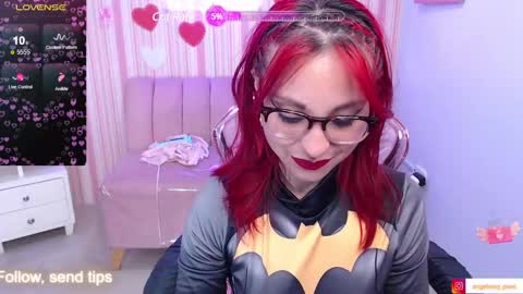 abril_ch_ online show from January 11, 2025, 10:51 am